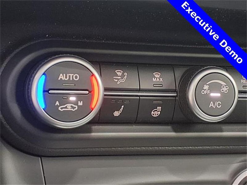 2025 Alfa Romeo Stelvio AwdImage 20