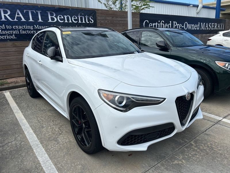 2021 Alfa Romeo Stelvio TiImage 2