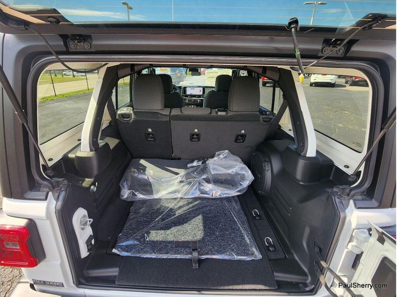 New 2026 Jeep Wrangler 4-door 85th Anniversary Edition