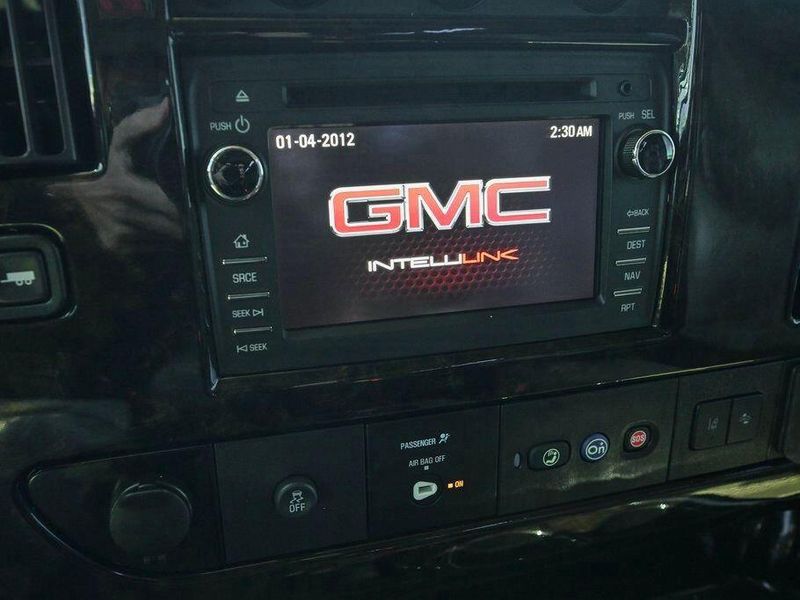 2020 GMC Savana Cargo Image 24