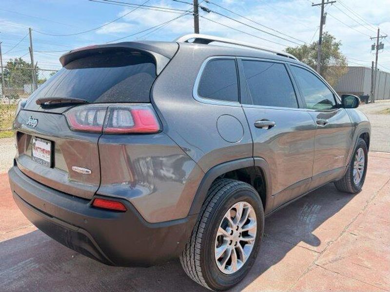 Used 2021 Jeep Cherokee Latitude PlusImage 4
