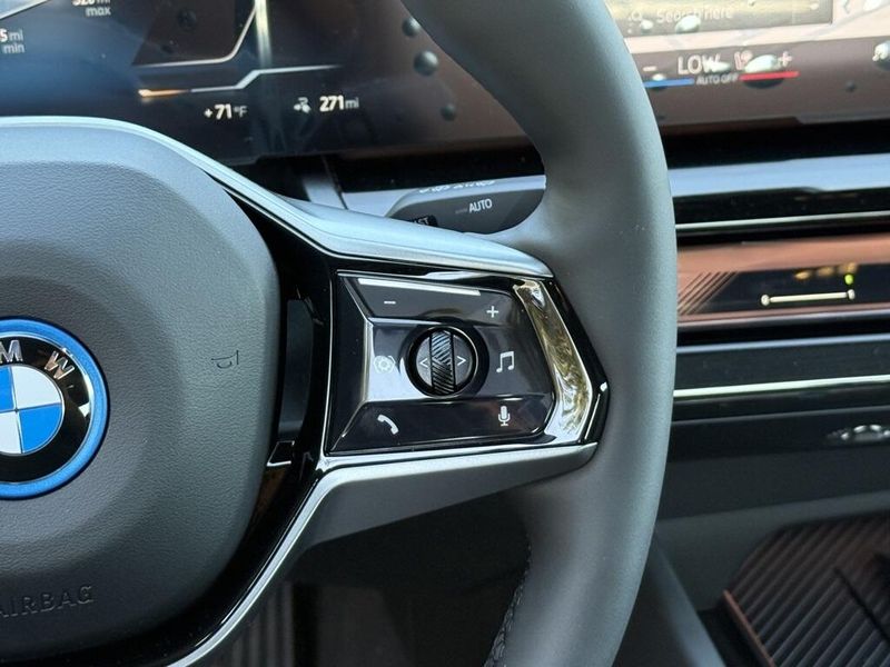 2025 BMW i5 eDrive40Image 24