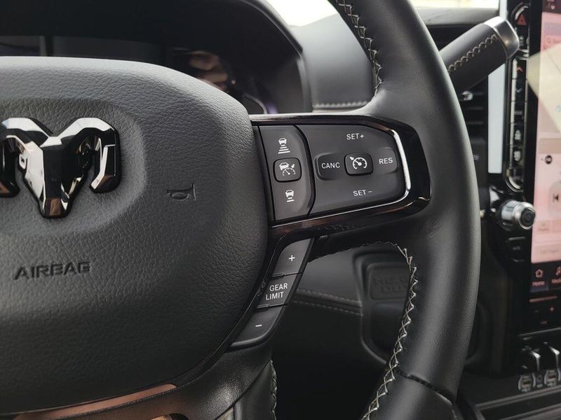 2025 RAM 3500 Limited Crew Cab 4x4 8