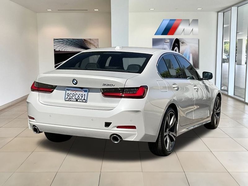 2024 BMW 3 Series 330iImage 7