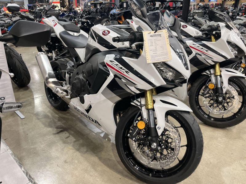 New 2026 Honda CBR1000RR Image 18