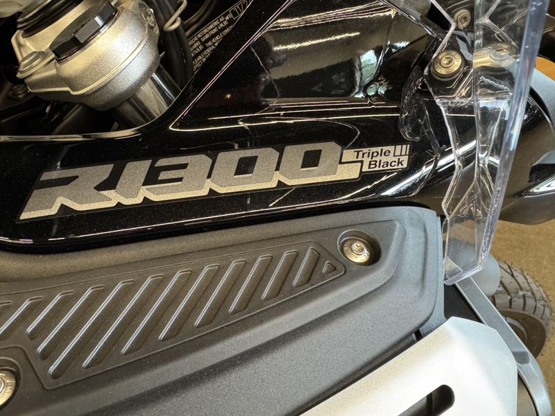 2025 BMW R 1300 GS Adventure - AUTOMATIC SHIFT ASSISTANT - TRIPLE BLACK - BLACK STORM METALLIC 