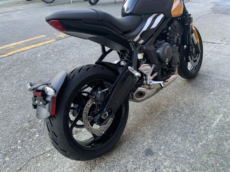 2025 Triumph TRIDENT 660