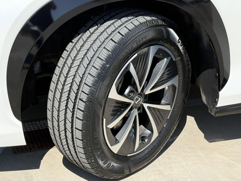 Used 2025 Lexus RZ 300e PremiumImage 17