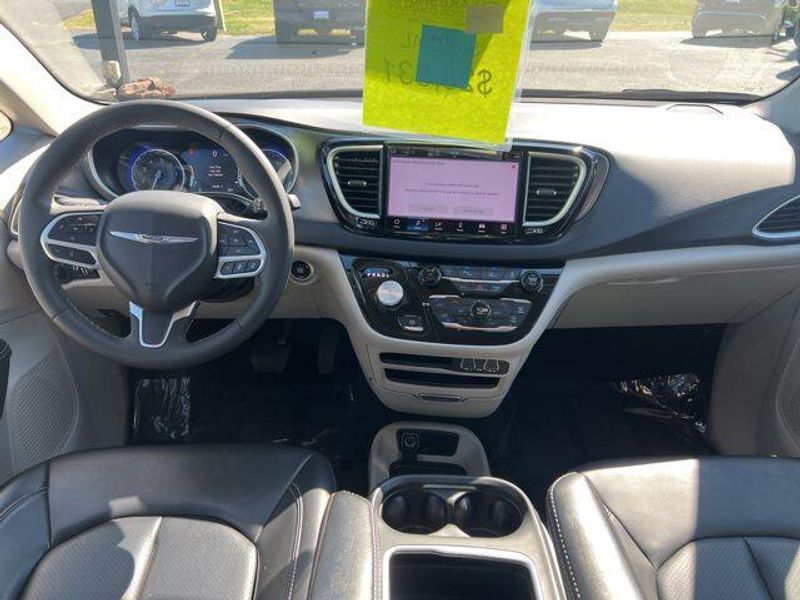 2023 Chrysler Pacifica Touring LImage 34