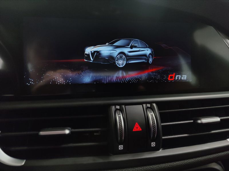 Used 2022 Alfa Romeo Giulia Veloce AWD w/Sunroof/NavImage 23