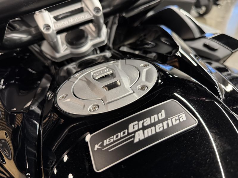 2025 BMW K 1600 B - GRAND AMERICA - BLACK STORM METALLIC 