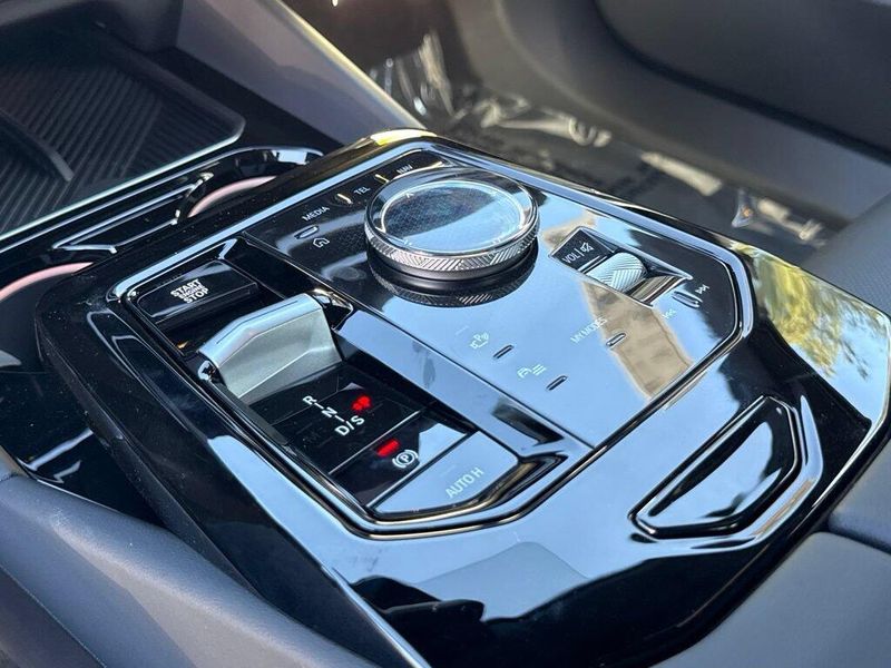 New 2027 BMW 5 Series 530iImage 24