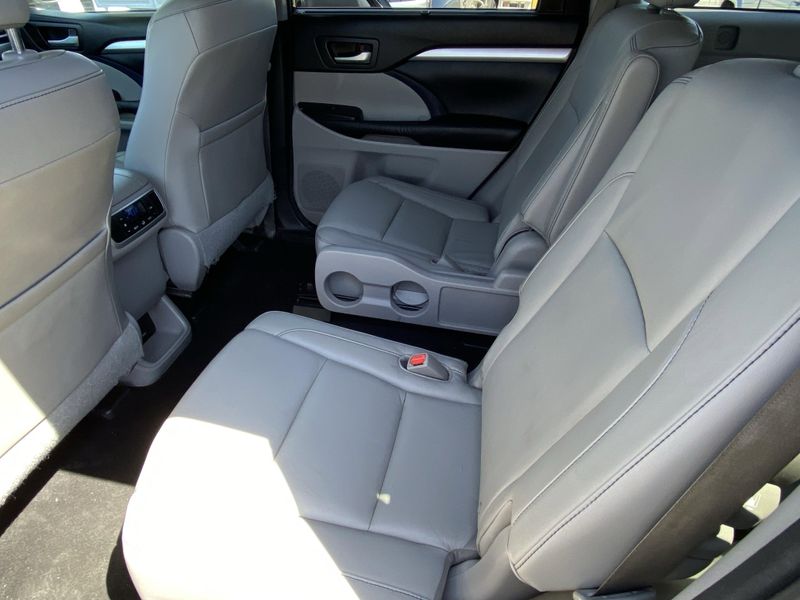 Used 2015 Toyota Highlander XLEImage 15