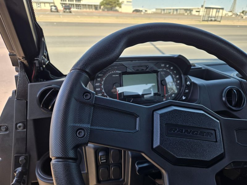NEW 2027 POLARIS RANGER CREW XP 1000 CAB Image 14