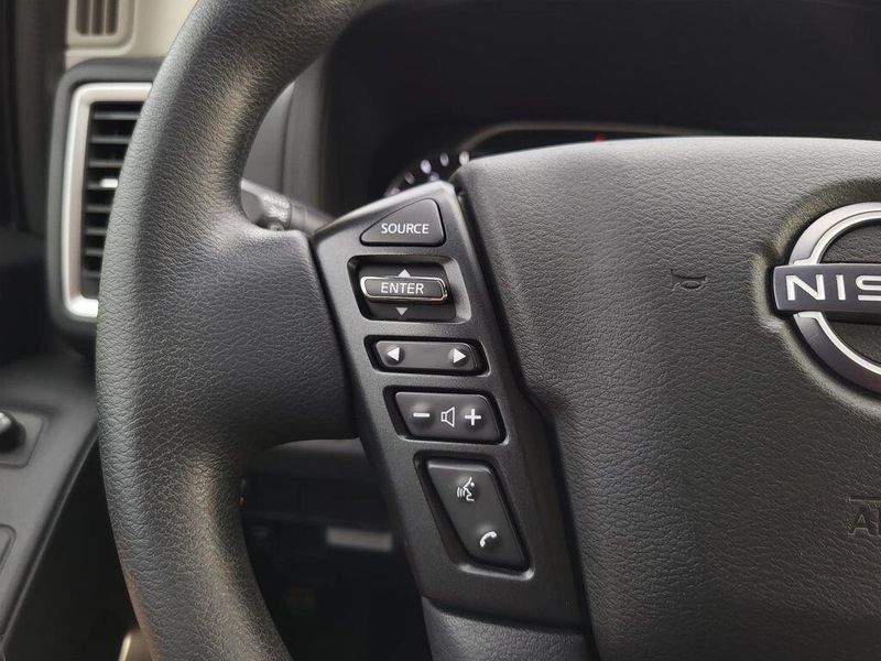 2023 Nissan Frontier SVImage 11
