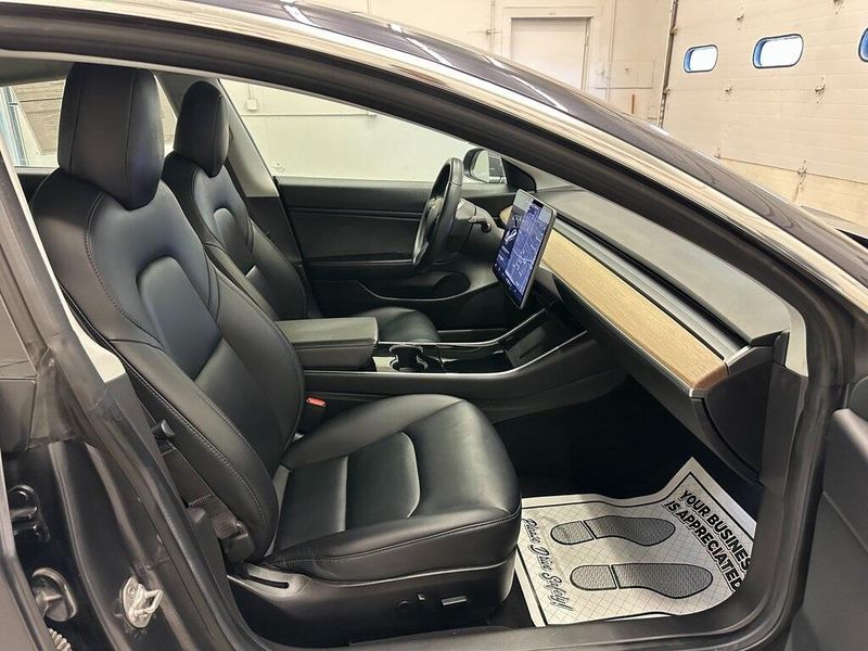 2018 Tesla Model 3 Long RangeImage 30