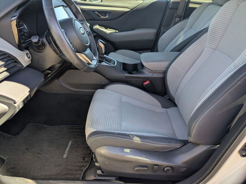2020 Subaru Outback Premium photo 27