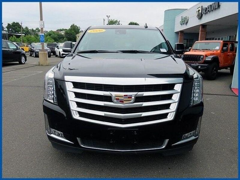 2020 Cadillac Escalade Premium LuxuryImage 3