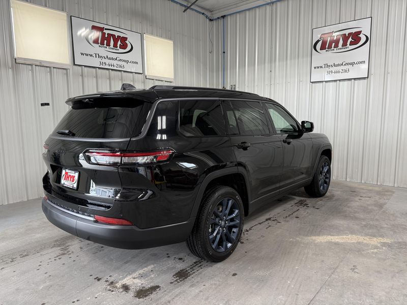 New 2026 Jeep Grand Cherokee L 85th Anniversary EditionImage 3