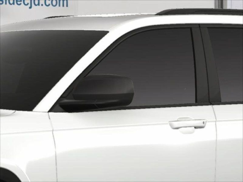 2025 Jeep Grand Cherokee Altitude photo 12