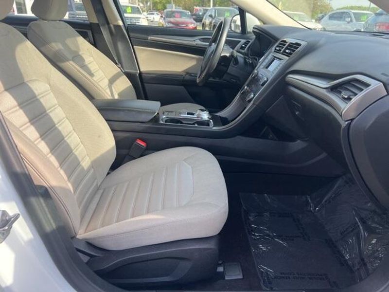 2019 Ford Fusion SImage 20