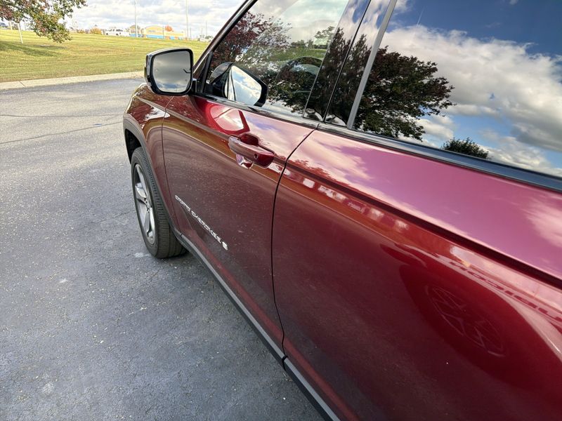 Used 2021 Jeep Grand Cherokee L LimitedImage 12