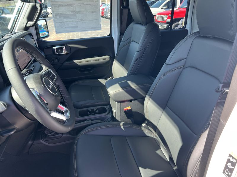New 2026 Jeep Wrangler 4-door SaharaImage 16