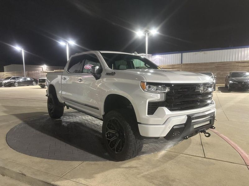 Used 2022 Chevrolet Silverado 1500 High CountryImage 2