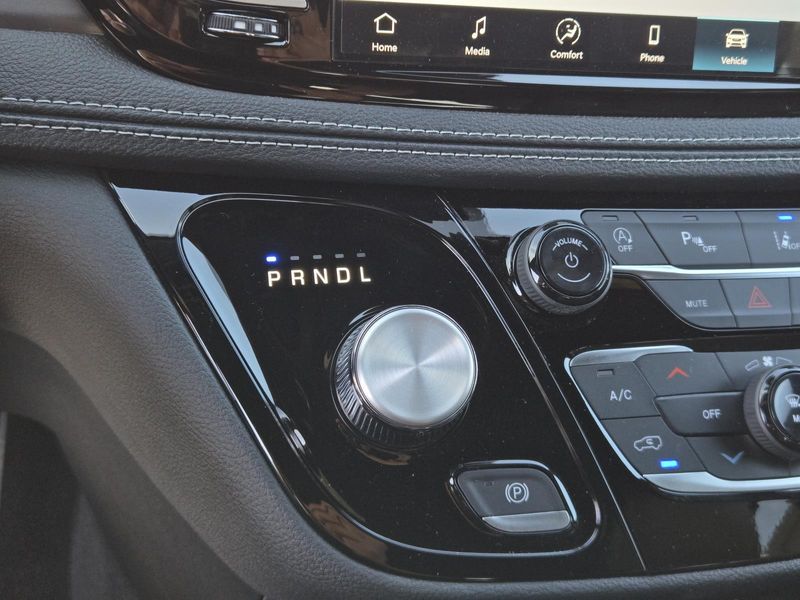 New 2026 Chrysler Pacifica Select