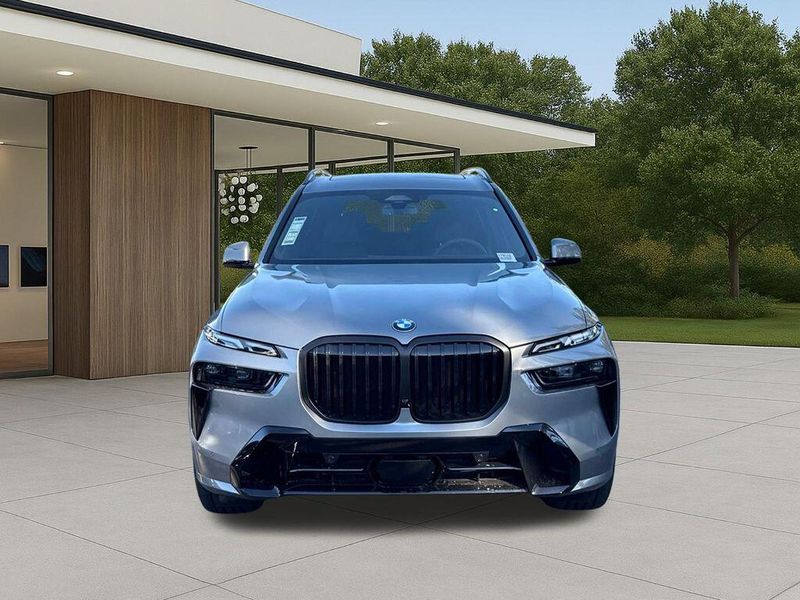 New 2027 BMW X7 xDrive40iImage 4