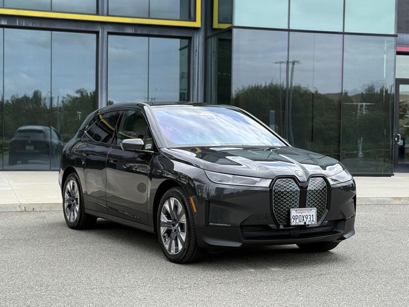 2025 BMW iX xDrive50Image 4