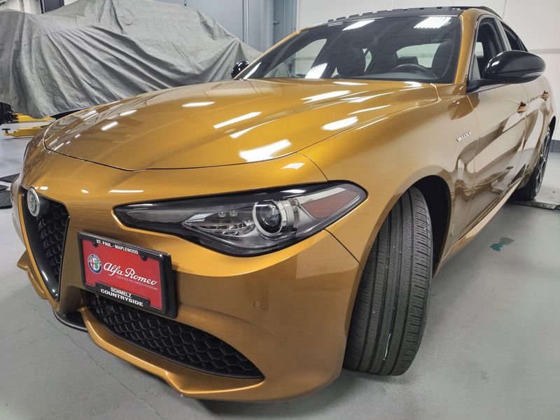 2022 Alfa Romeo Giulia Veloce Premium AWD w/Activ AsstImage 14