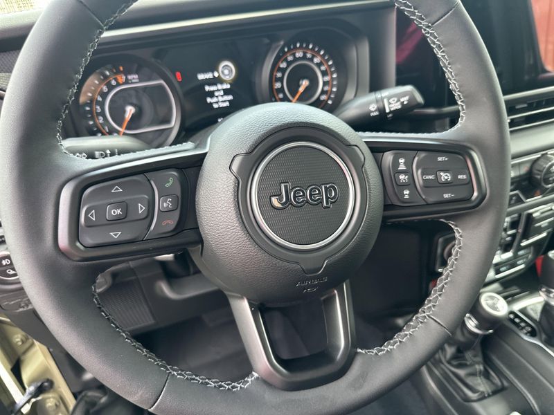 New 2025 Jeep Gladiator Rubicon X 4x4Image 20