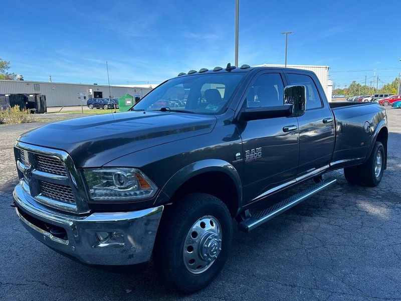 2017 RAM 3500 LaramieImage 11