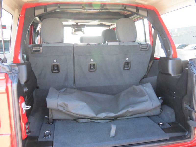 Used 2025 Jeep Wrangler 4xE Sahara 4x4 4dr SUVImage 21