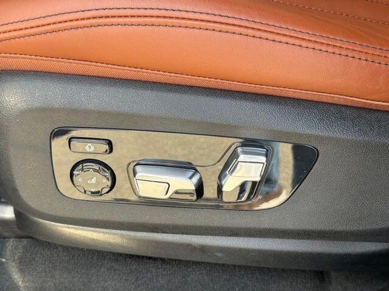 Used 2025 BMW X7 M60iImage 19