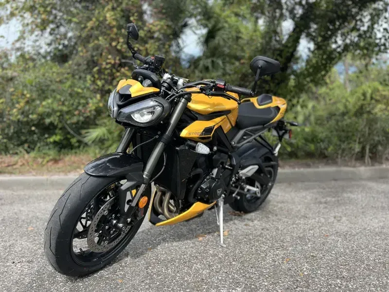 2025 Triumph Street Triple 765 RS