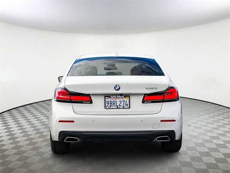 2022 BMW 5 Series 530iImage 7