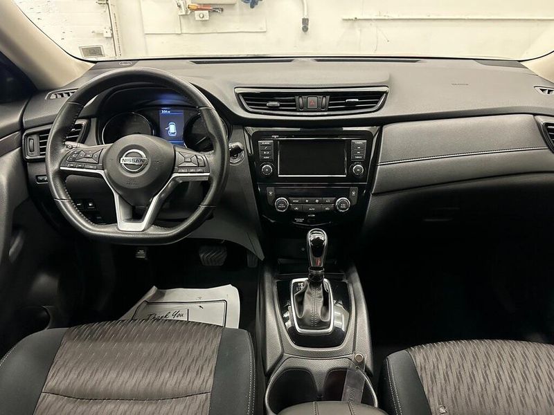 2020 Nissan Rogue SVImage 25