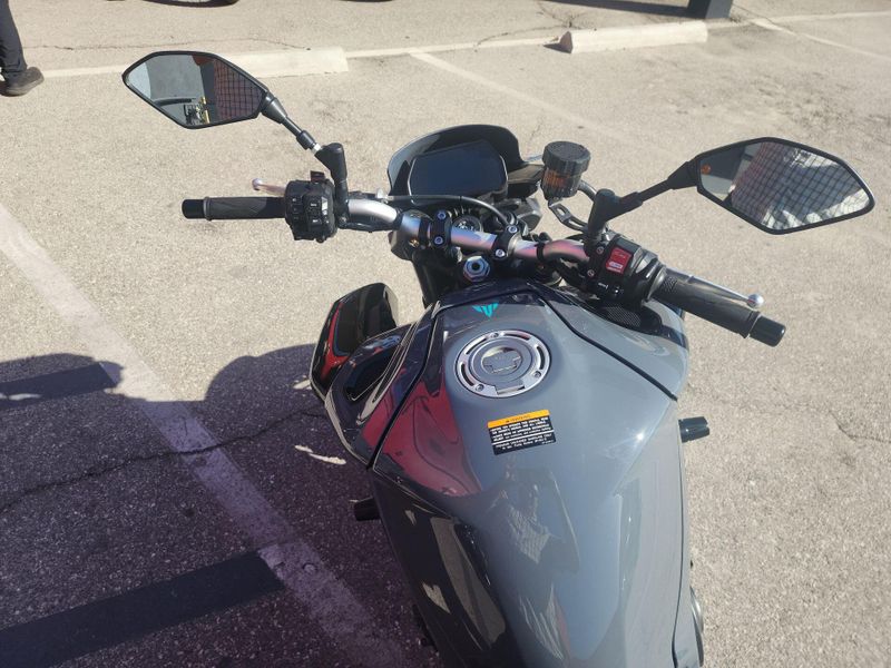 Used 2022 Yamaha MT 10 Image 10