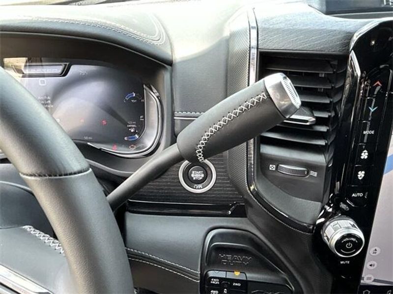 New 2024 RAM 3500 Limited Crew Cab 4x4 8