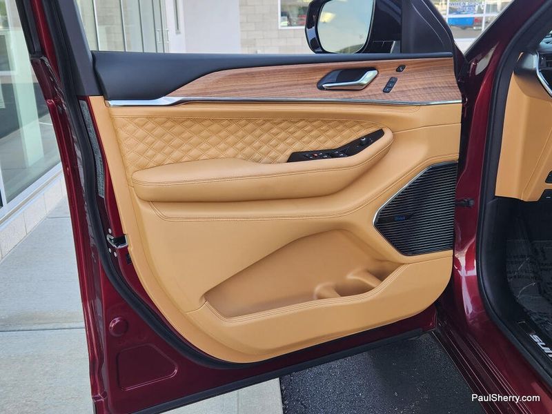 New 2026 Jeep Grand Cherokee Summit 4x4