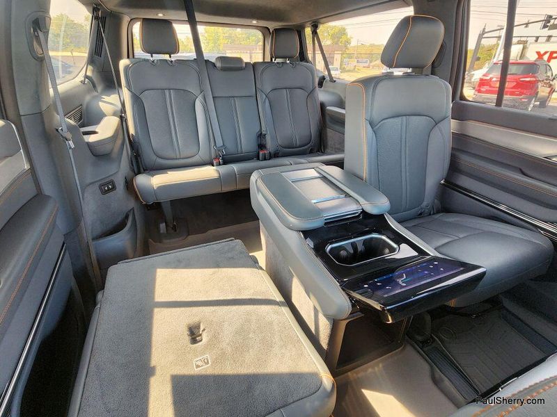 2023 Jeep Grand Wagoneer L II photo 42
