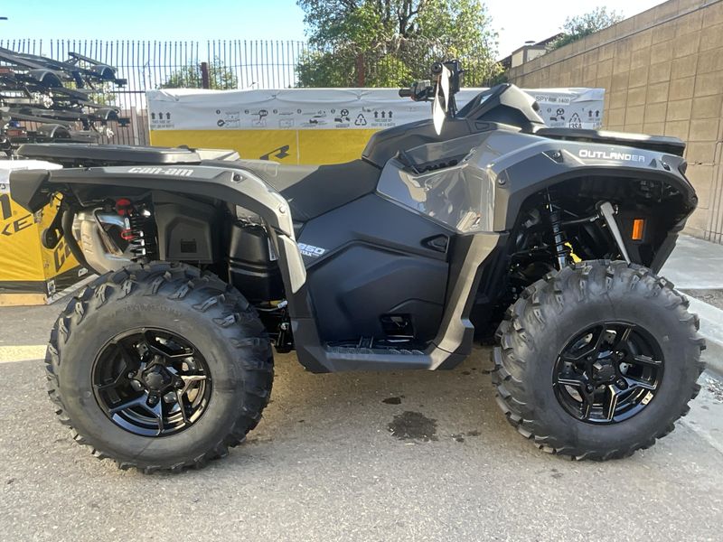 New 2025 Can-Am OUTLANDER 850 Image 5