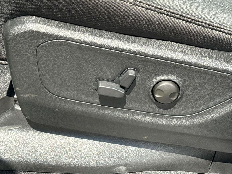 New 2026 RAM 1500 Big Horn Crew Cab 4x4 5'7' Box