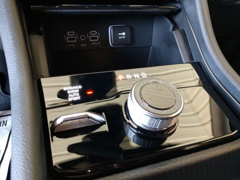 2023 Jeep Grand Cherokee L Limited 4x4Image 25