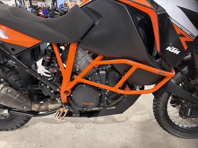 Used 2020 KTM 1290 SUPER ADVENTURE R  in a WHITE/ ORANGE exterior color. Victorville Del Amo Motorsports 760-241-7387 delamomotorsportsofvictorville.com 