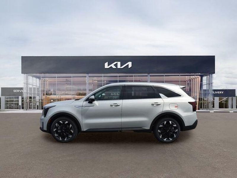 New 2026 Kia Sorento SXImage 7