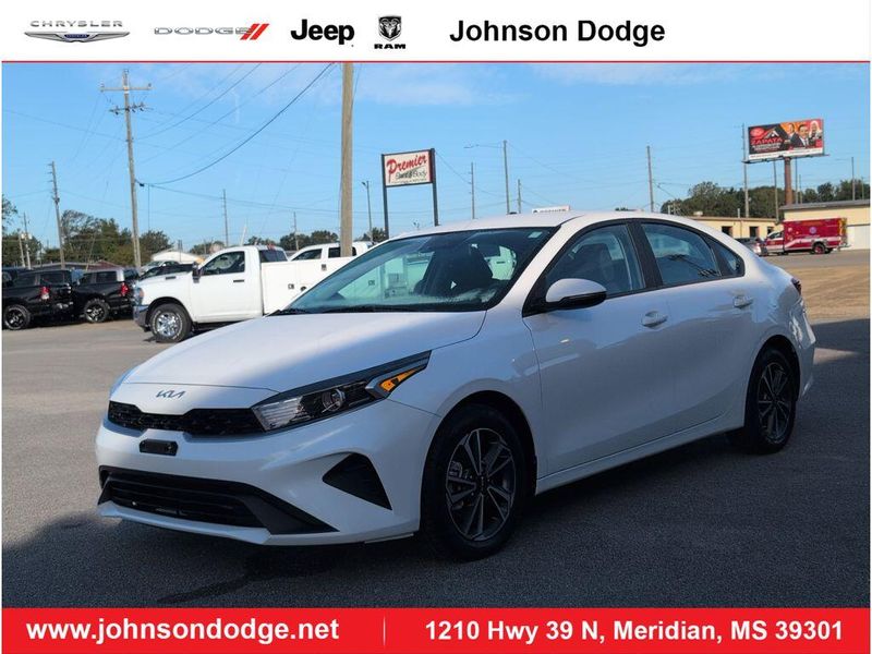 Used 2024 Kia Forte LXSImage 1