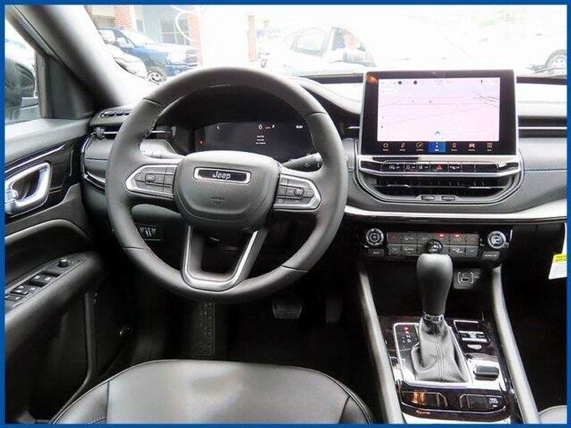 2025 Jeep Compass LimitedImage 11